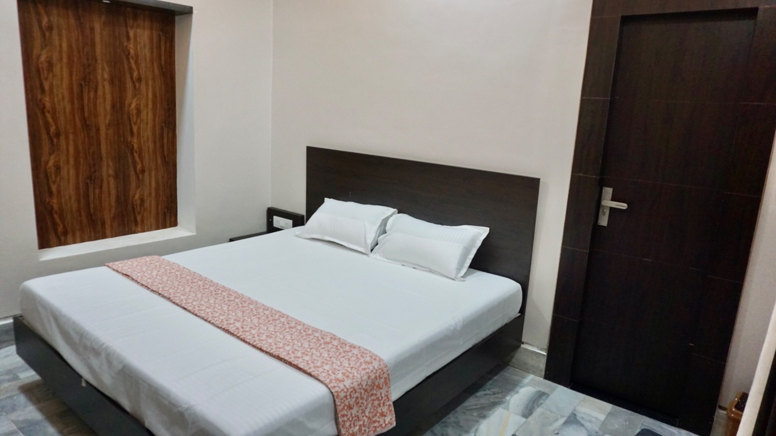 Deluxe Room with Attached Washroom 17