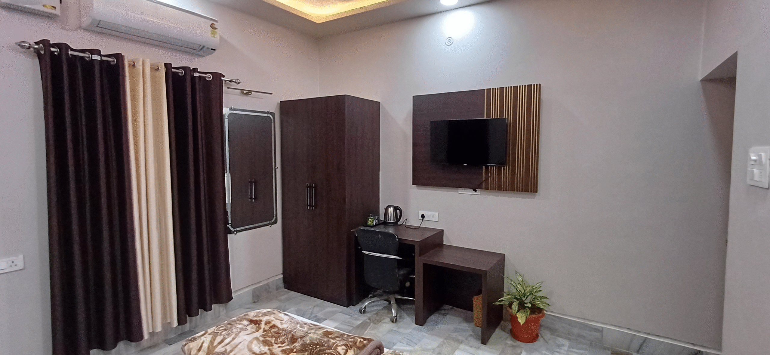 Deluxe Room with Attached Washroom 20